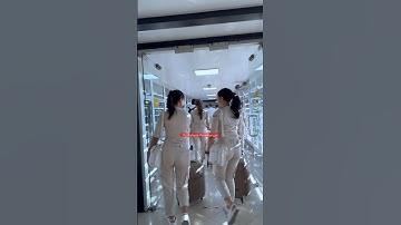 Pramugari2 Cantik Super Air Jet Menuju Pesawat di Bandara Soekarno-Hatta Jakarta