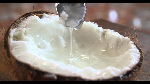 Dừa sáp 300k/trái, quá đắc nhưng ráng mua ăn thử cho biết ngon dở thế nào?