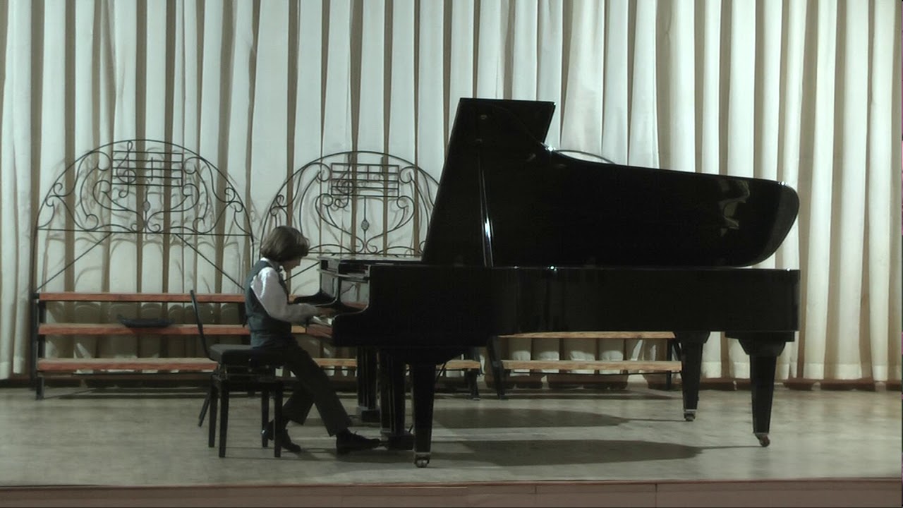 Мишин Иван. Н.Выгодский \"Вариации на тему Паганини\" - YouTube