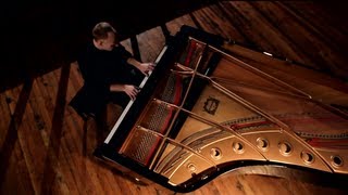 Video-Miniaturansicht von „Can't Help Falling in Love (Elvis) - The Piano Guys“