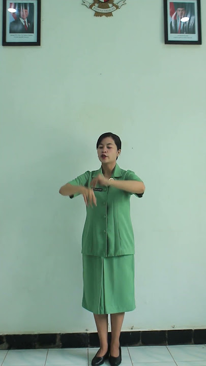 Dirigen lagu Hymne Persit