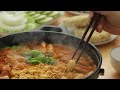 /𝘾𝙤𝙤𝙠𝙞𝙣𝙜𝙎𝙥𝙧𝙞𝙣𝙜/過冬圍爐！簡簡單單韓式部隊火鍋 Making Korean Hotpot with friends in Chinese WInter Solstice