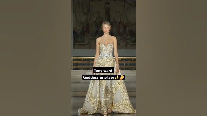 Most Stunning Runway Dresses🫠#fashion #runway #dress #couture #model #shortvideos #viralvideo