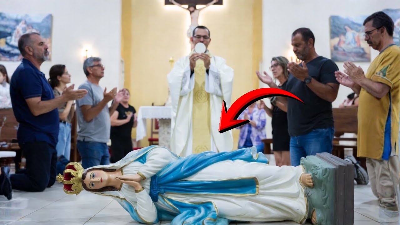 La statue de la Vierge Marie tombe soudainement dans l’église pendant la consécration de la messe...