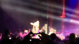 Prince Royce - Darte Un Beso (live at MSG)