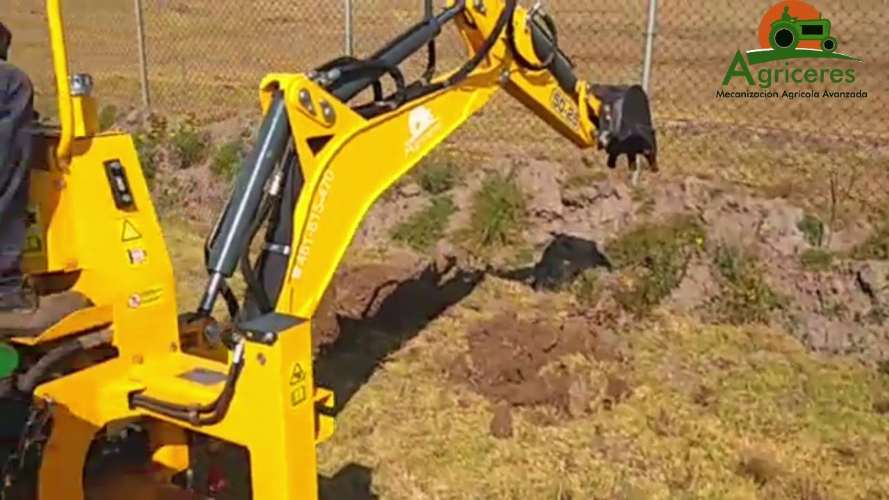 AGRI-06-Miscelaneas-Retroexcavadora