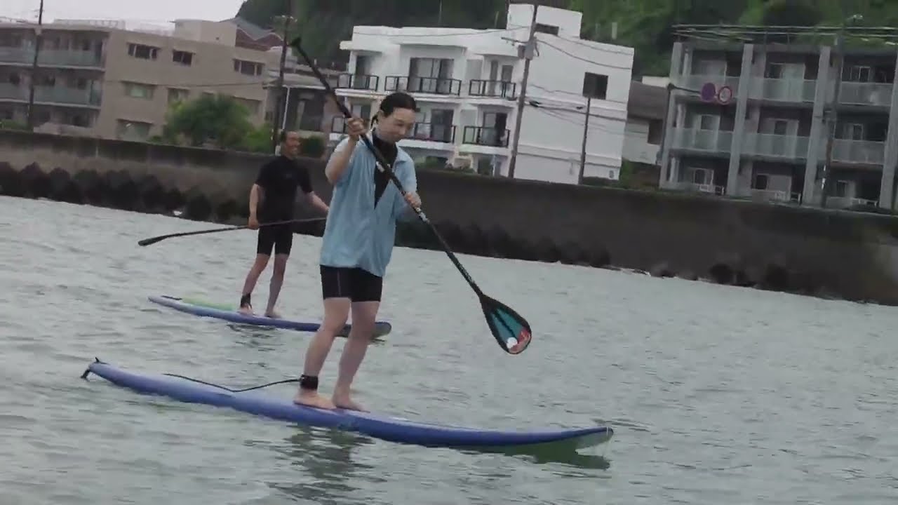 SUP(サップ、スタンドアップパドル)体験スクール 鎌倉ハイサーフ - YouTube