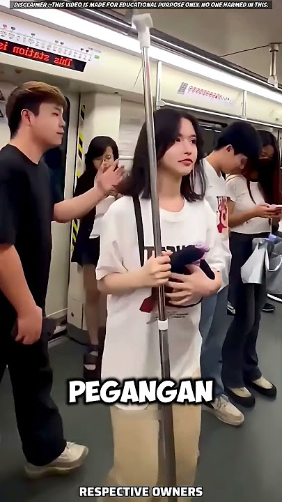 Cewek Ini Malu Banget Gara-Gara Baju Kembaran di MRT#shortvideo #viralshorts