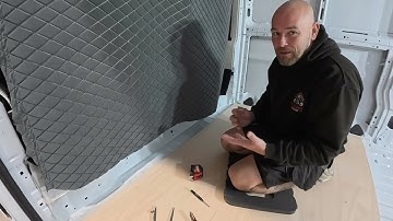 Hoe je een basisvloer in een camper installeert | Aflevering 6