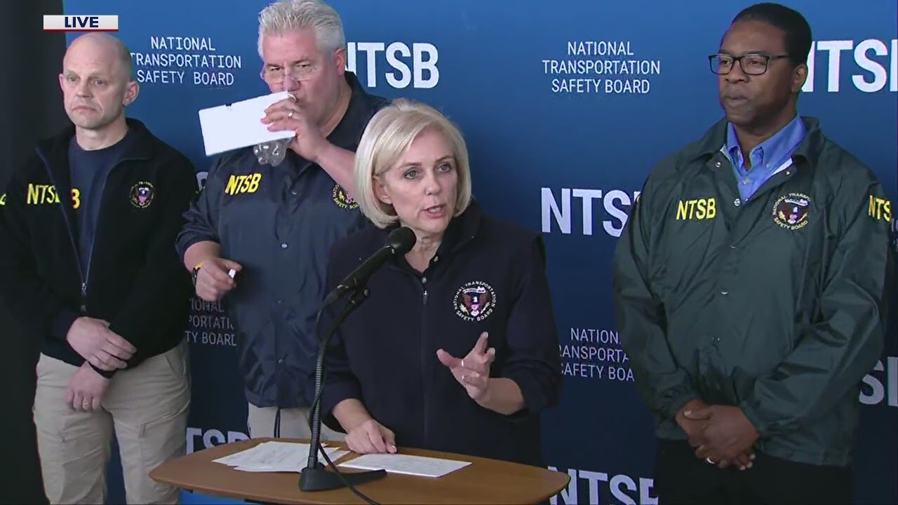 NTSB holds press conference on DC plane-helicopter crash - YouTube