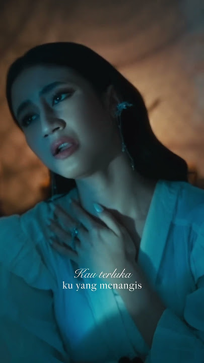 Semoga lagu 'Tak Pantas Terluka' bisa menggambarkan pedihnya mencintai seseorang dalam diam🥺