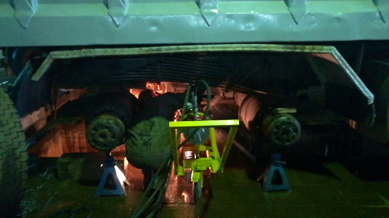 Замена оси балансира Скания 1 этап - YouTube