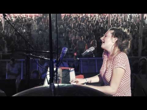 Roosbeef, "Raak mij aan" live op Dranouter 2013