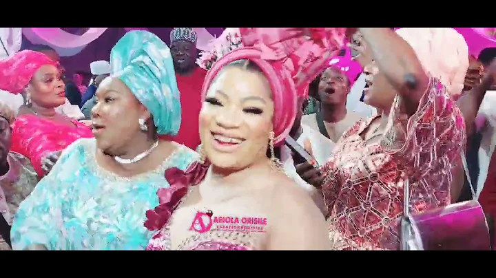 Hajia Ruka Okanlomo Make head Turn with her Curvy Shape @ Lagos Birthday Party on Stage with Pasuma