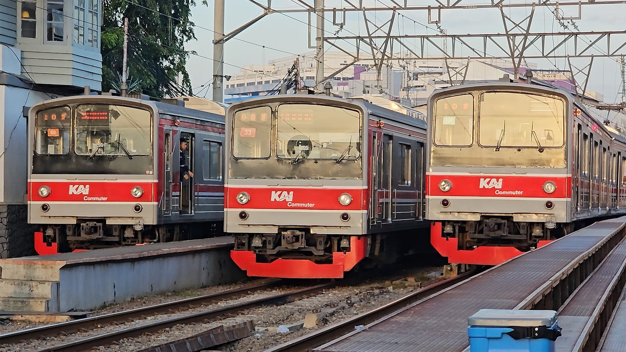 [4K] Stasiun Jakarta Kota: Kompilasi Kereta JR 205, TM 6000, CC 206 | KRL Commuter Line (3/6)