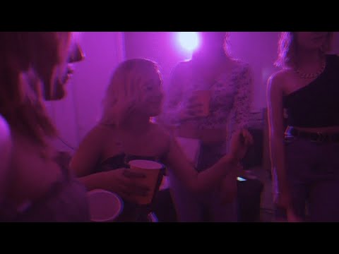 Ragazza  - Carino (clip officiel)