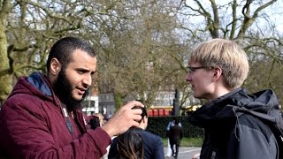 Video: Prophet Jesus in Islam explained to a German tourist - Mohammed Hijab