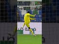 في سباق الهداف التاريخي لدوري روشن السعودي.. عمر السومة يوسع الفارق 👑
