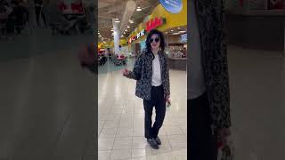 Michael Jackson impersonator in the mall