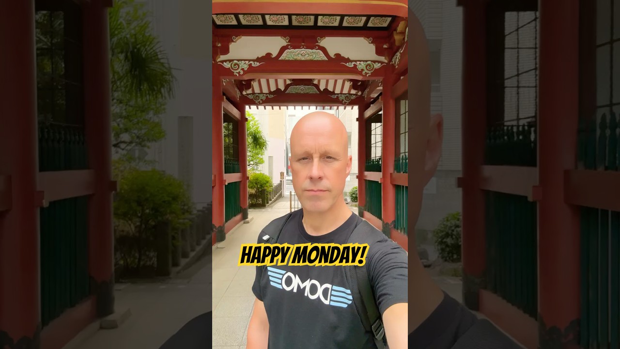 Happy Monday 🌅 | Like falling in love, not falling behind! 