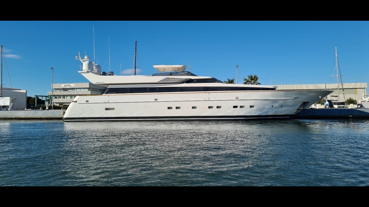 Cantieri di Pisa Akhir 110 LE - 2001
