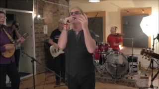 Video thumbnail of "Diamonds On The Water - Oysterband"