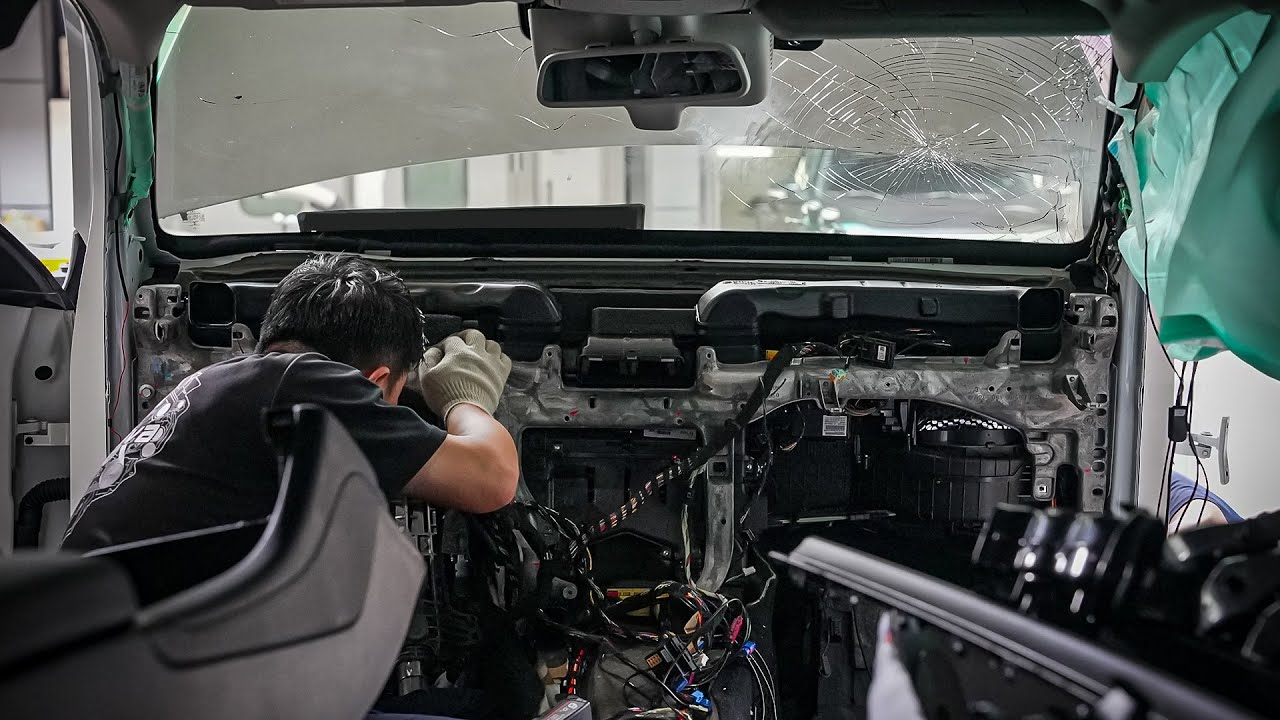 주변에선 다 폐차하라고 하던데요...? / 벤츠 GLC 사고수리 복원