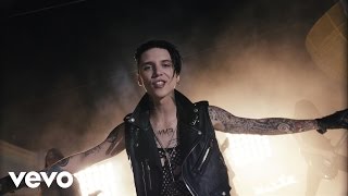 Смотреть клип Black Veil Brides - Heart Of Fire