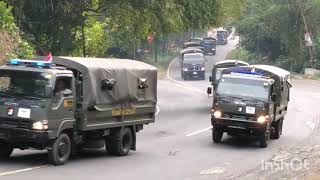 Momen langka konvoi 11 Truk tentara di tanjakan Batununggul#Shorts