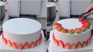 Strawberry Fruit Cake Decorating Ideas | So Satisfying Fresh Fruit Cake Decoration | Mom Bakers |
