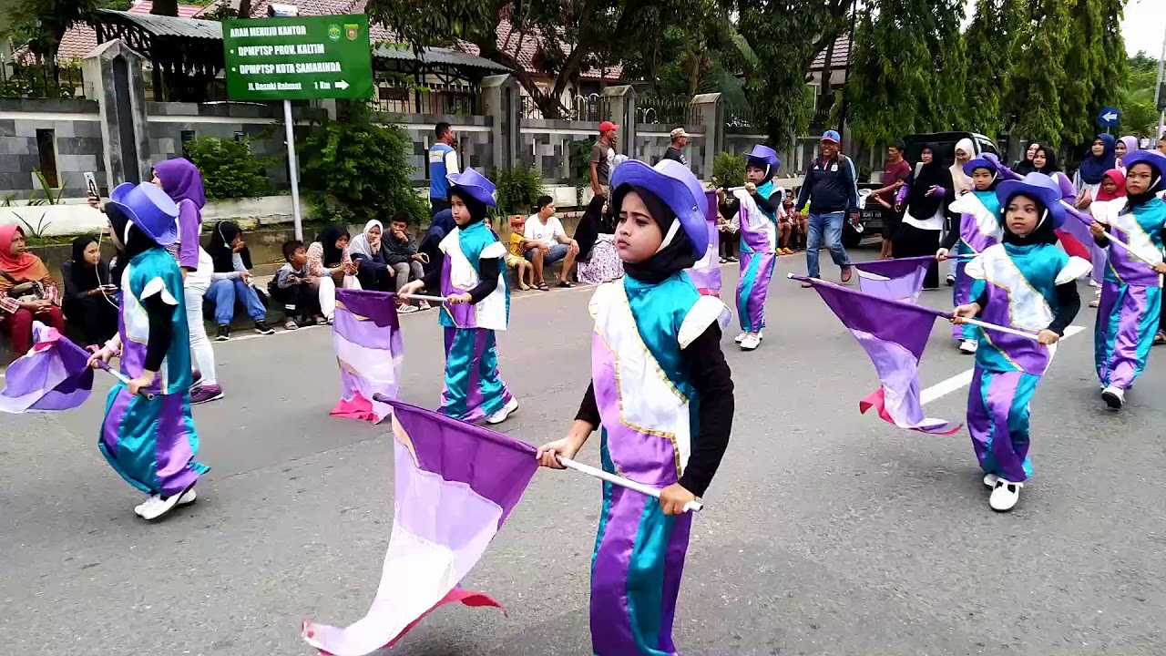 Kirab Drum Band MIN 2 Samarinda Festival Mahakam 2018