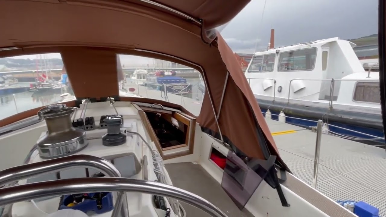 Freedom 35 for sale by YACHTS CO