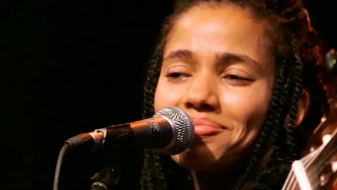 Nneka LIVE "Shining Star" - My Fairy Tales - Tour 2015 @Jam'in'Berlin