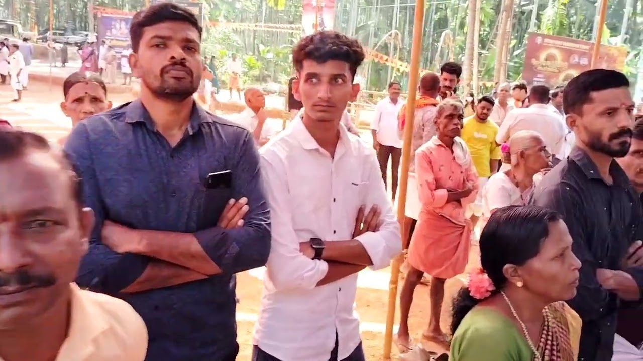 Adhur Bhagavathi Temple Perumkaliyattam-  #mulleriavlogs  #mulleriavlogger #kasaragod #theyyam