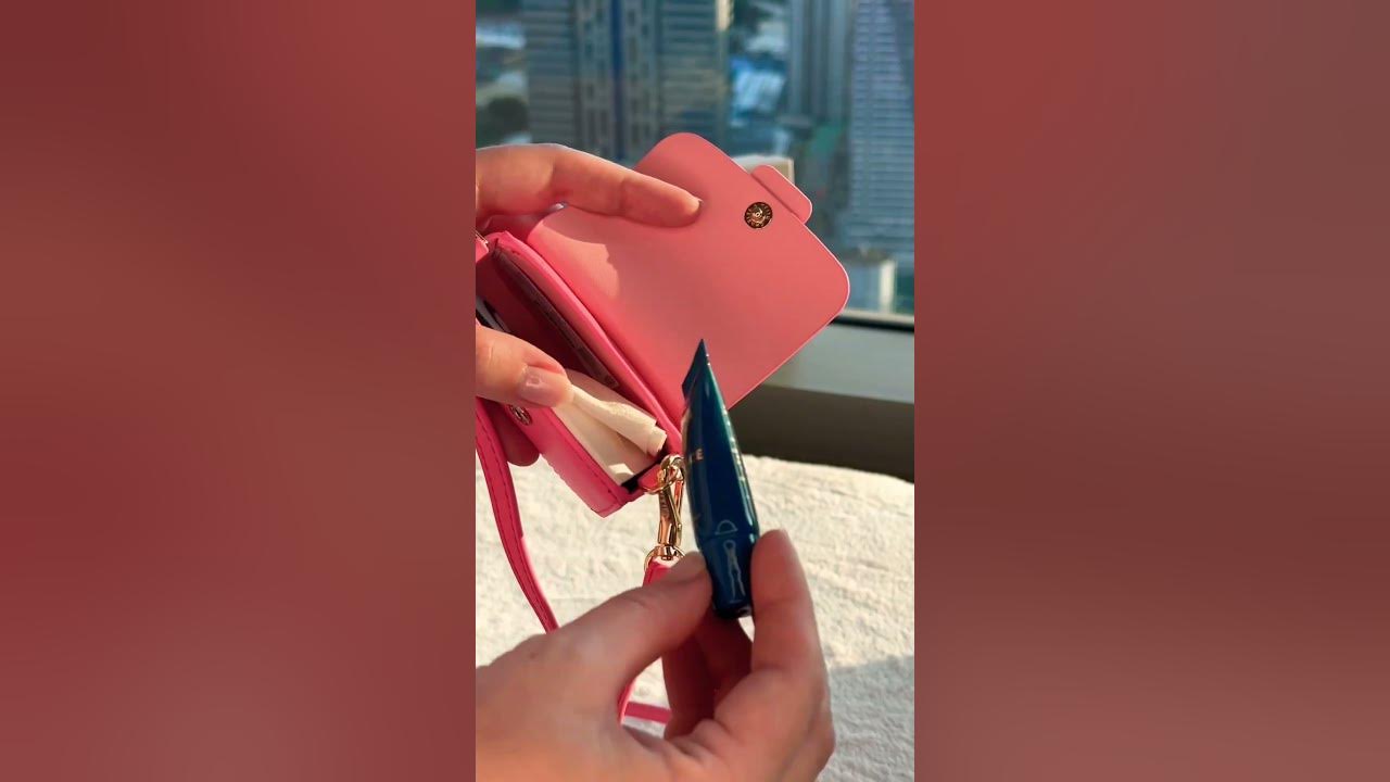 unboxing-my-new-charles-keith-micro-koa-square-push-loch-bag-in-pink