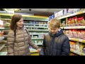 В продуктовом магазине (видео моделирование)