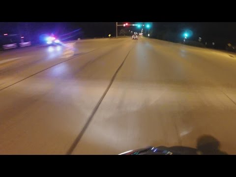 Bike VS Cops Motorcycle ESCAPES ROADBLOCK Rides WHEELIE Chased By POLICE Running From Cop Chase 2016