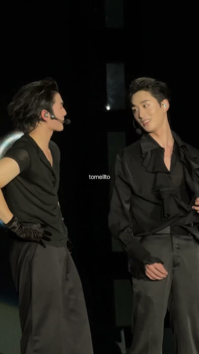 est is such a tease..undressing while looking at William  like that?😭#WilliamEst #WilliamEstFancon
