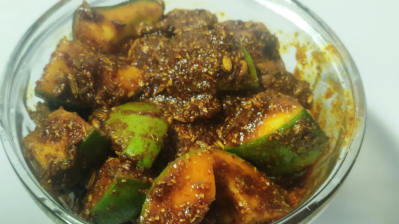 कच्ची केरी का चटकारेदार अचार