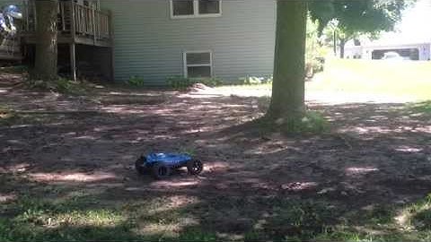 Traxxas Rustler vxl run video