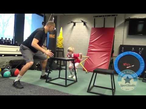 Voetbalopleiding - - -