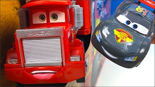 Disney Pixar Cars - Collection With Wheel Action Carbon Racer Double Lane Duel Radiator Springs