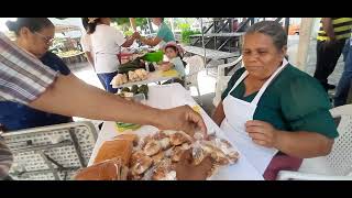 San Juan Opico y su linda gente en el agro mercado del parque municipal