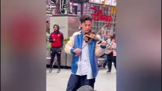 Henry Lau - Despacito Violin Busking 🎻so cool 😎😍🤩👏