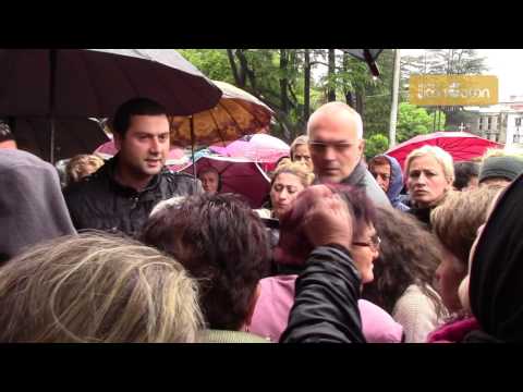 გადაკეტილი გზა და მოვაჭრეების უშედეგო პროტესტი