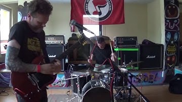 18 - ATTACKROBOTOTATTACK - 1 - Something is Obviously Amiss (Cry Me A River Fest 2017)