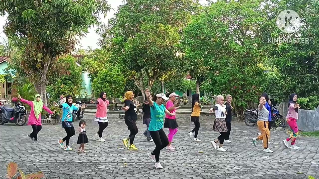 SABAR Futuring SADEWOK/Senam Kreasi/Happy Mom's Randu Arum @kartikarti4116