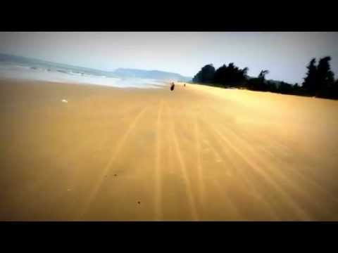 Видео: Bike riding on paradise beach, Goa India