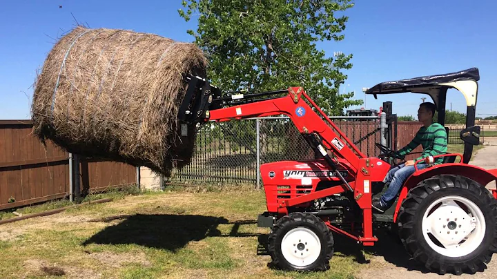 31HP YNM YM 2610 D Round Hay Bale Lifting Demo