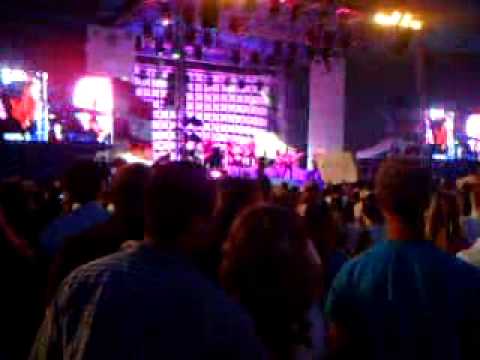 Jonas Brothers Opening Song for July 4th
